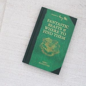 hardcover book Accents - 🍒Harry Potter Fantastic Beasts & Where to Find hardcover book Accents - 🍒Harry Potter Fantastic Beasts & Where to Find